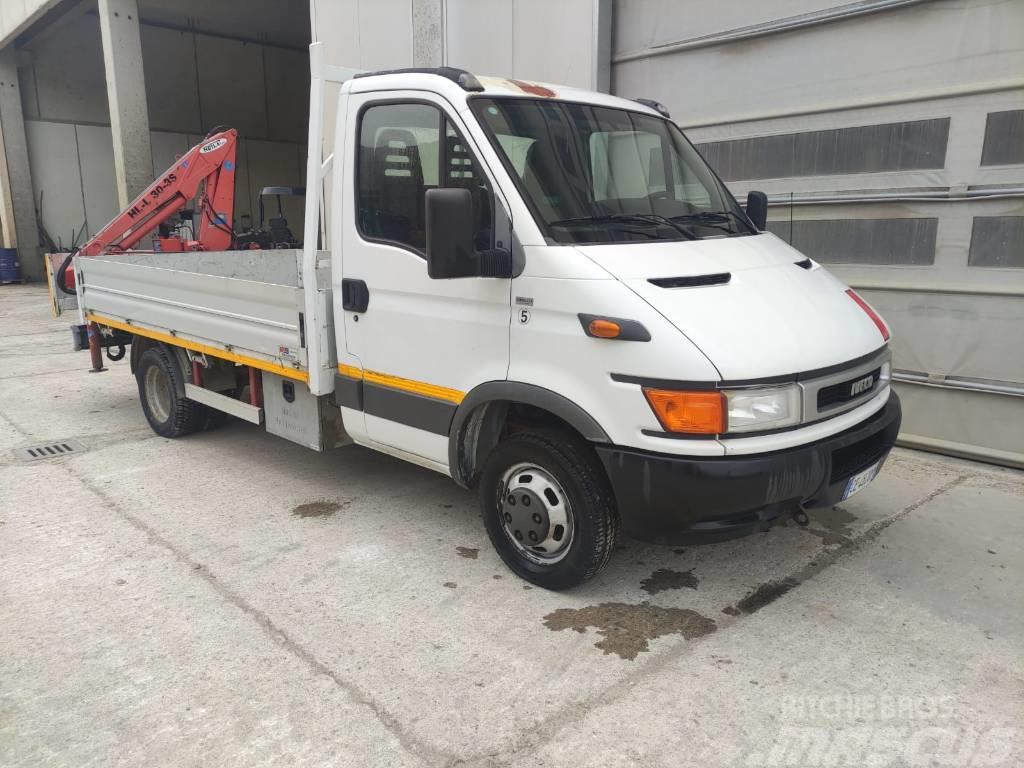 Iveco 50C 15 Vehículos de caha cerrada