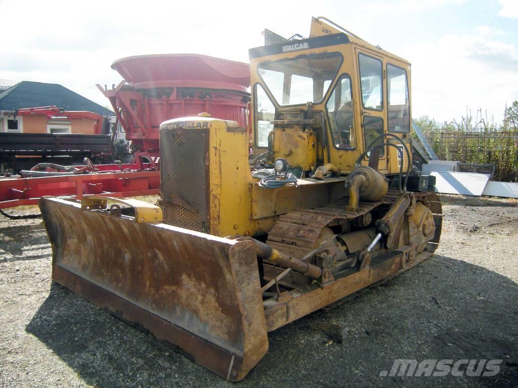 CAT D5B Buldozer sobre oruga