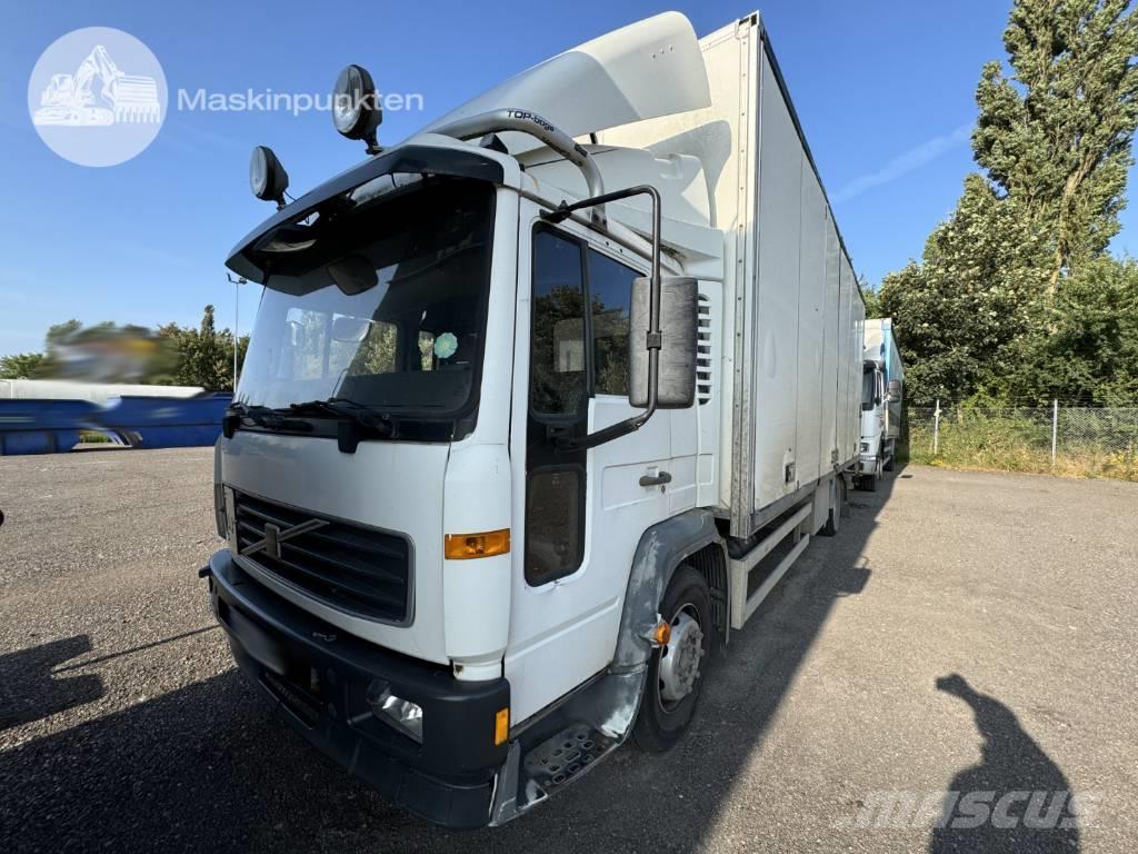 Volvo FL6 220 Camiones con caja de remolque