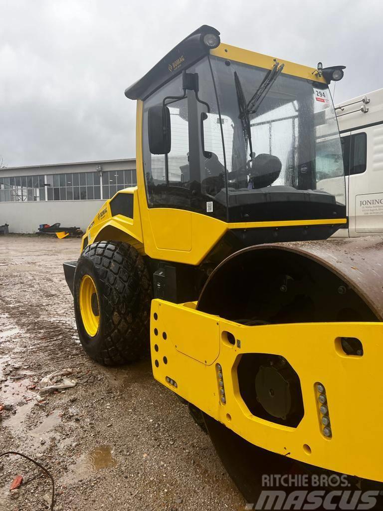 Bomag BW211 D5 Rodillos de un solo tambor