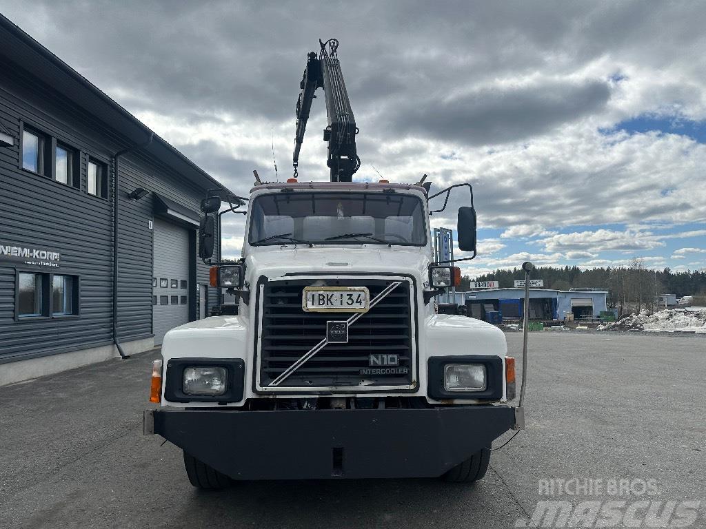 Volvo N10 Camiones grúa