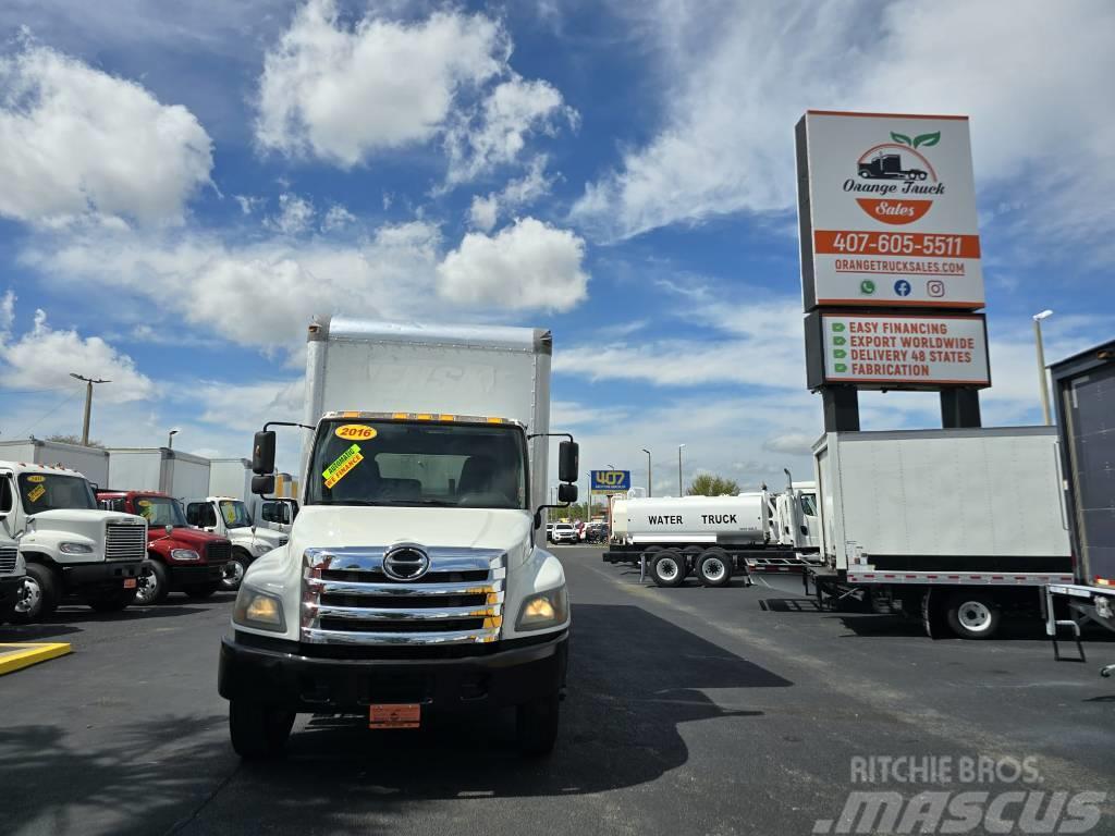 Hino 268 Camiones con caja de remolque