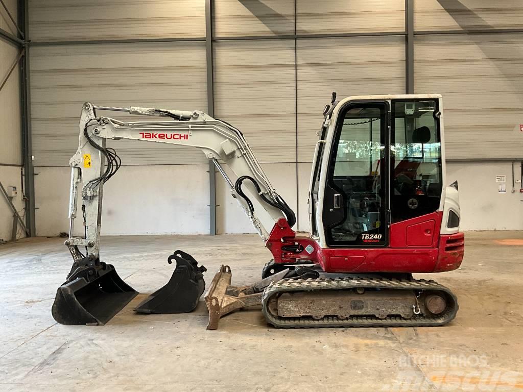 Takeuchi TB 240 Miniexcavadoras