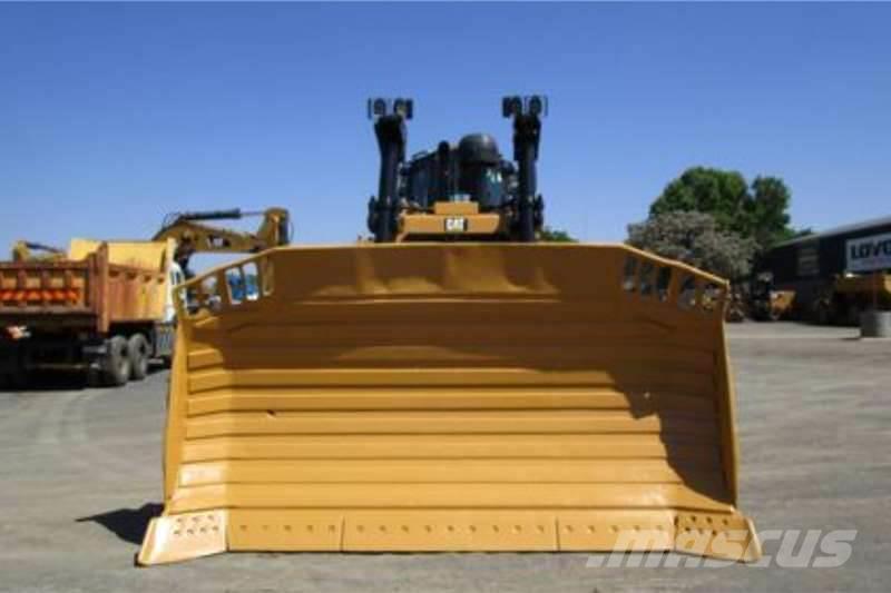 CAT D8R Buldozer sobre oruga