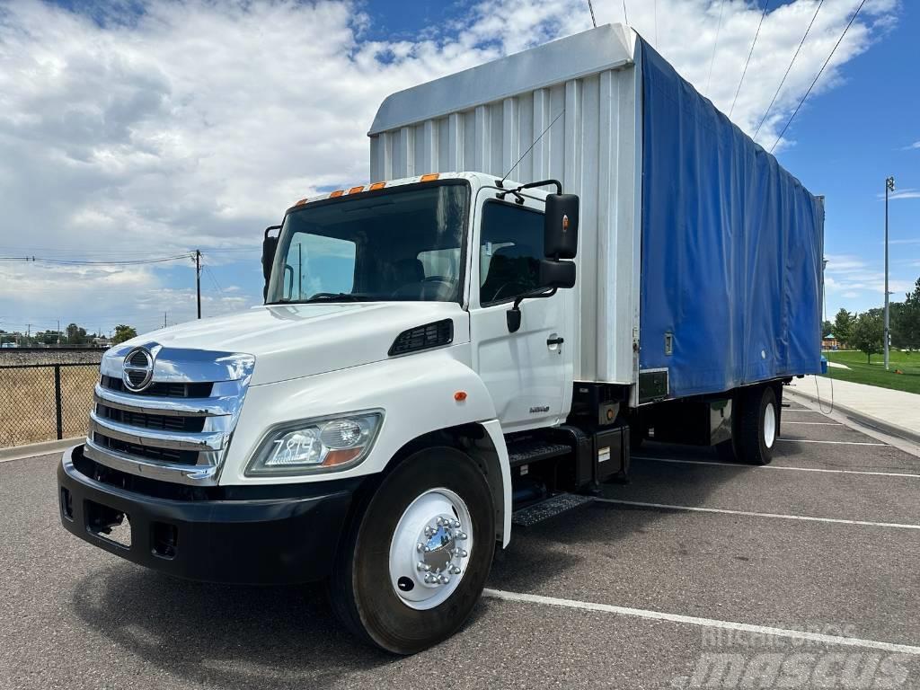 Hino 338 Camiones con caja de remolque