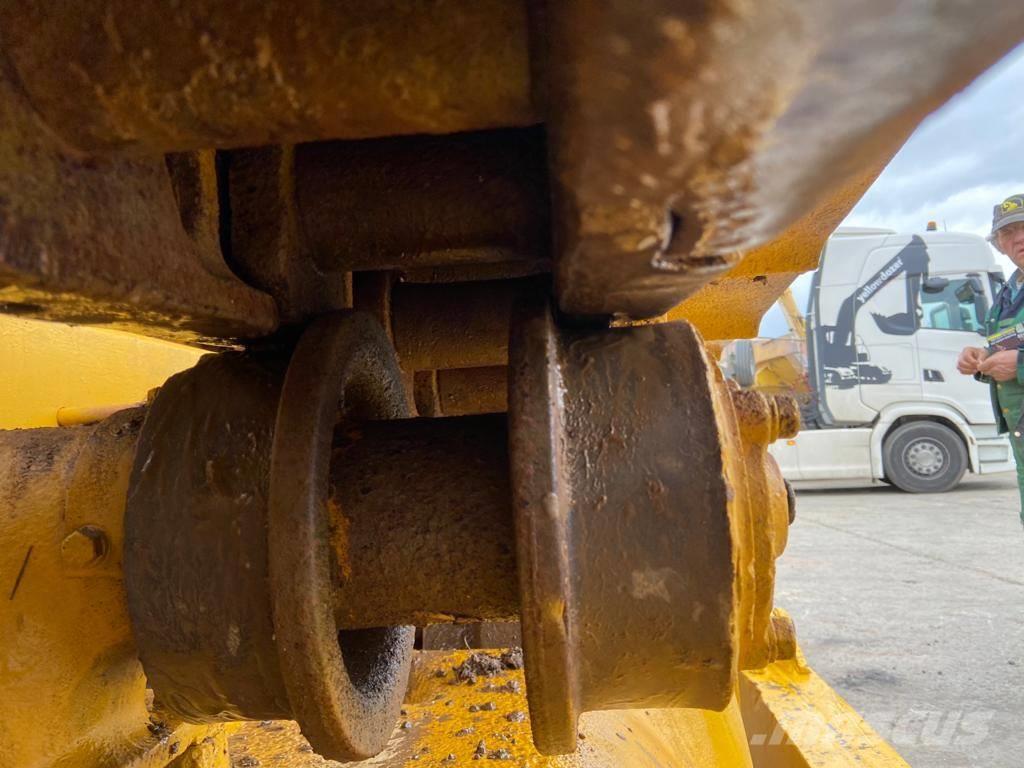 CAT D 8 Buldozer sobre oruga