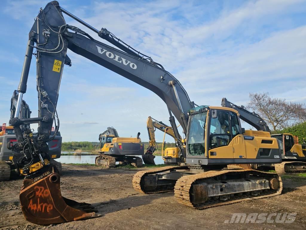 Volvo EC250DL Excavadoras sobre orugas