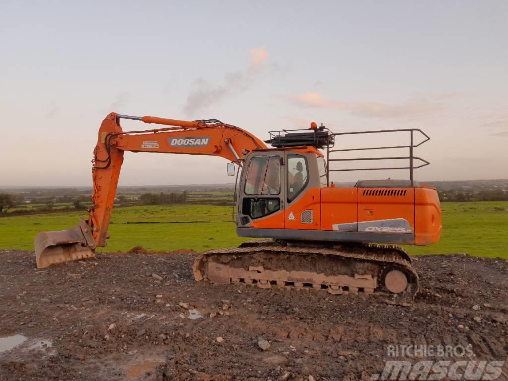 Doosan DX 225 Excavadoras sobre orugas