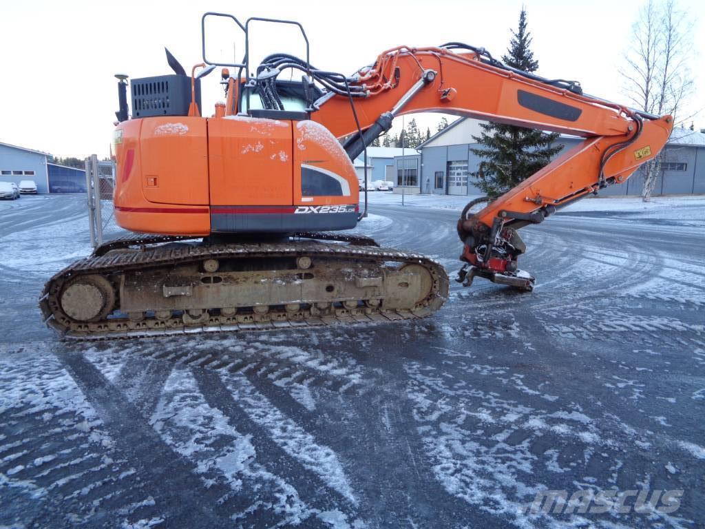 Doosan DX 235 Excavadoras sobre orugas