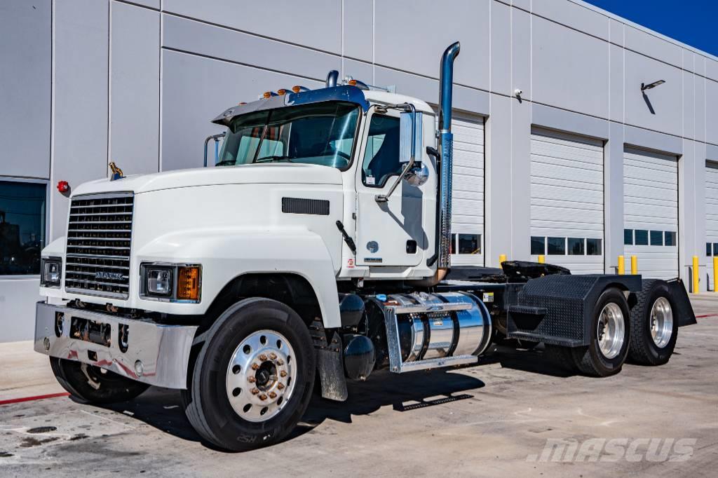 Mack Pinnacle Camiones tractor