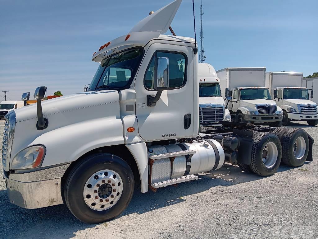 Freightliner Cascadia 113 Camiones tractor