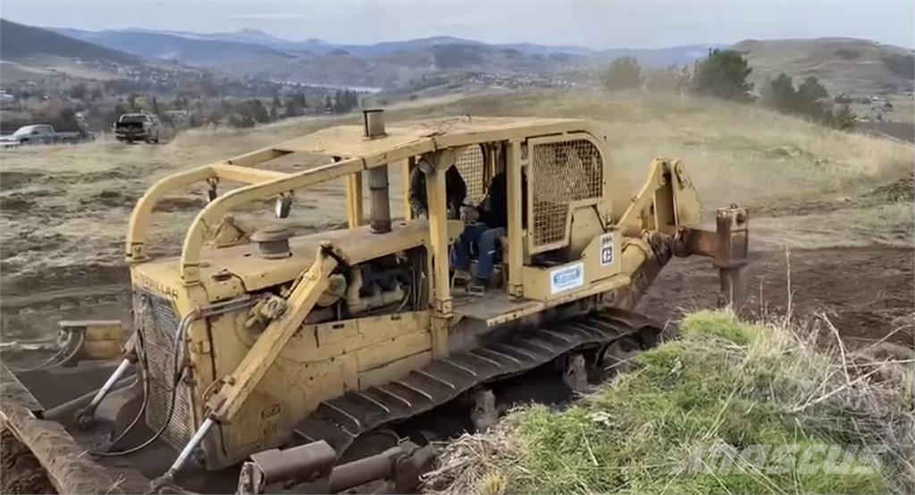 CAT D8H Buldozer sobre oruga