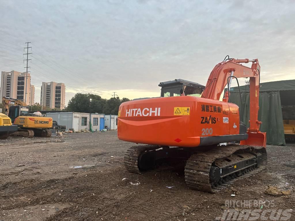 Hitachi ZX 200 Excavadoras sobre orugas