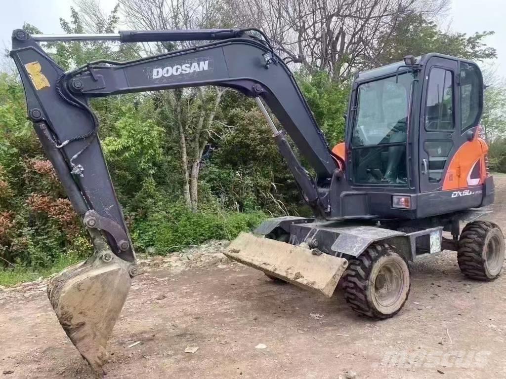 Doosan dx60w Excavadoras de ruedas