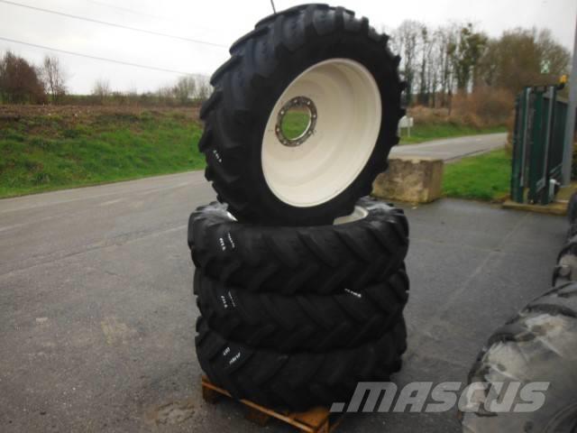 Kleber 12.4R32 Ruedas