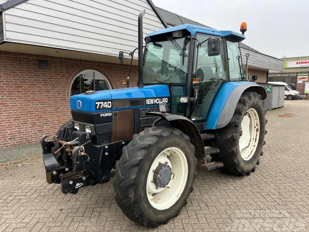 New Holland 7740 Tractores