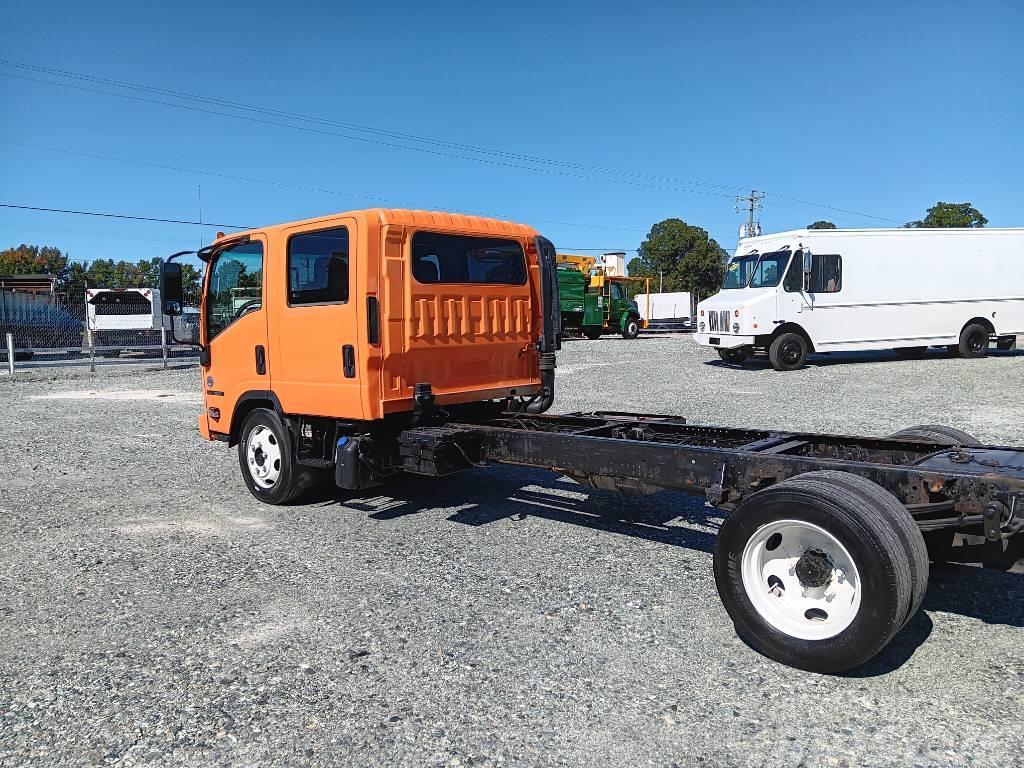 Isuzu NQR Camiones con chasís y cabina