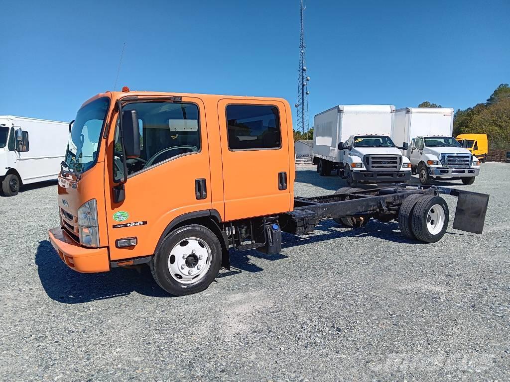 Isuzu NQR Camiones con chasís y cabina