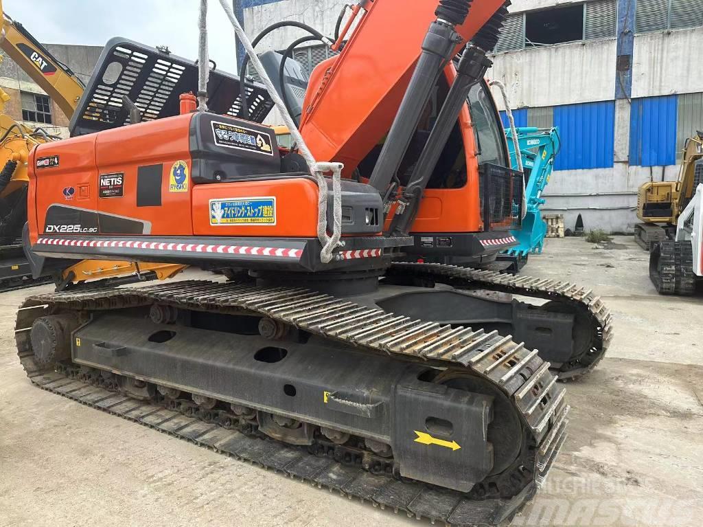 Doosan DX225LC-9C Excavadoras sobre orugas