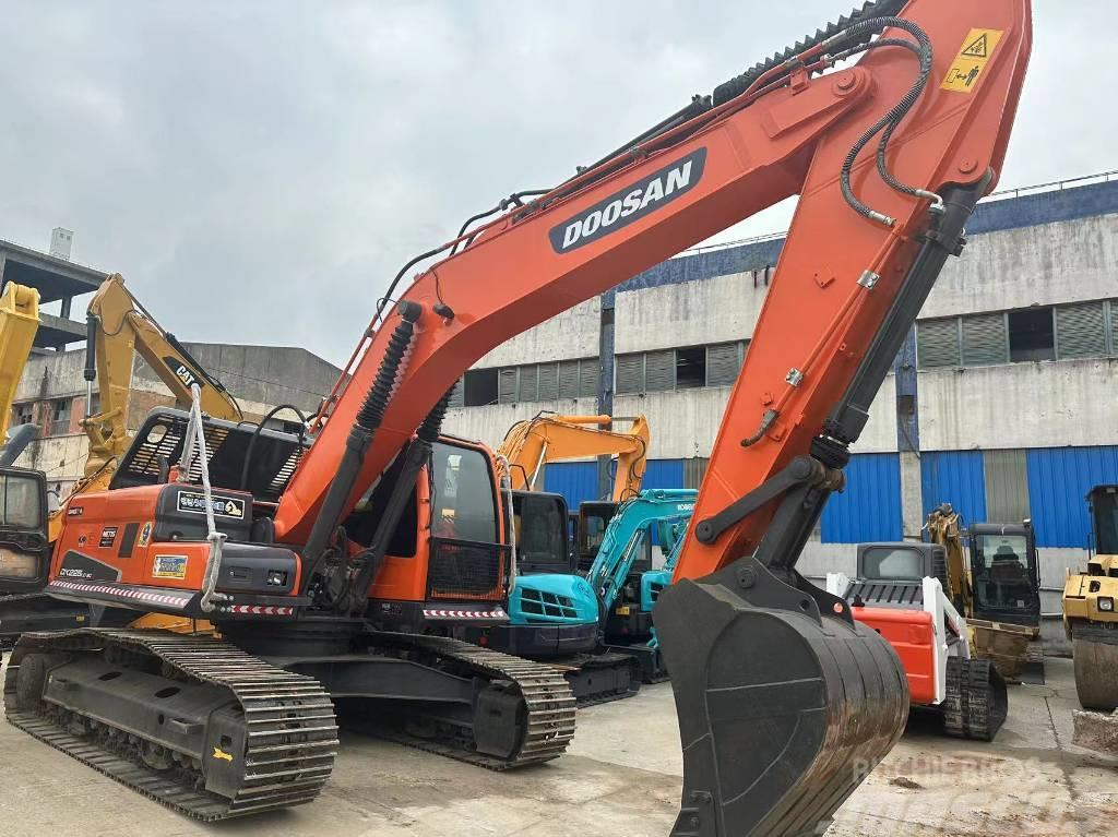 Doosan DX225LC-9C Excavadoras sobre orugas