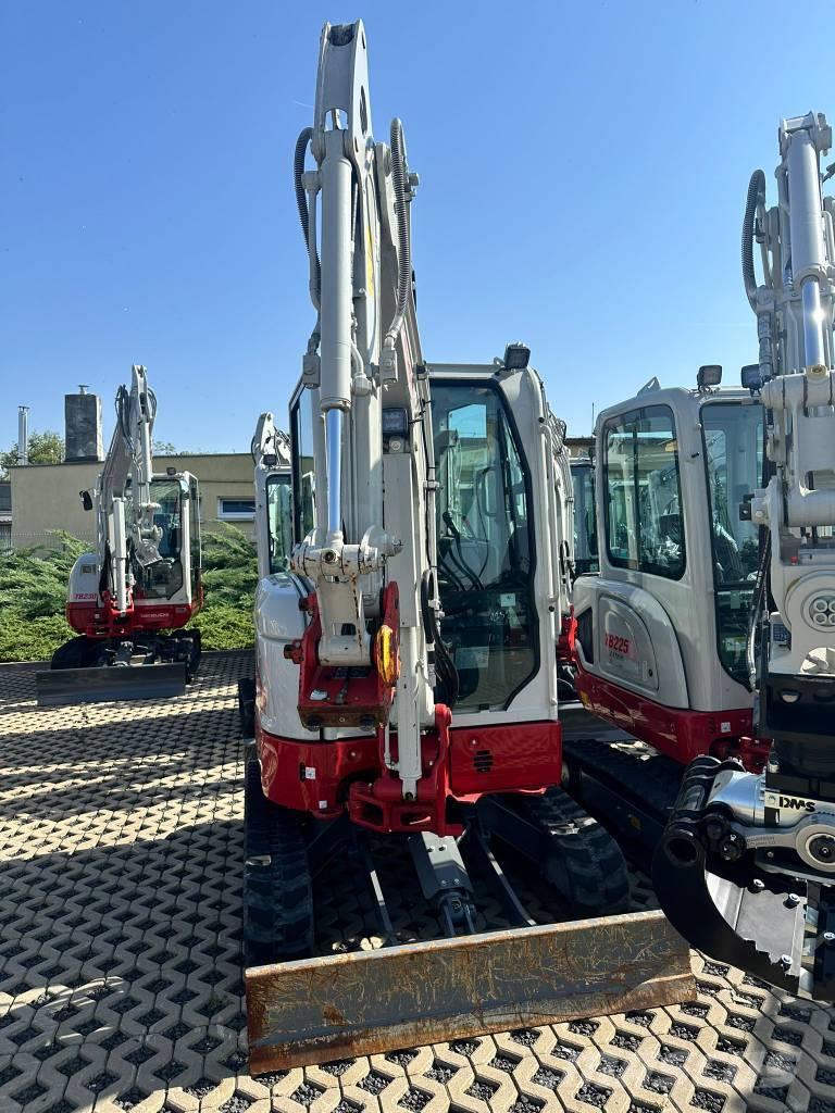 Takeuchi TB325R V1 Miniexcavadoras