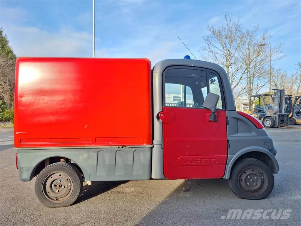 Mega MULTITRUCK Camiones con caja de remolque