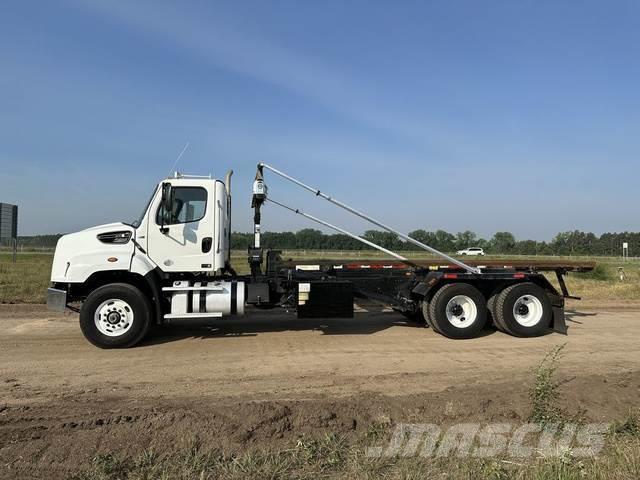 Freightliner 114SD Otros