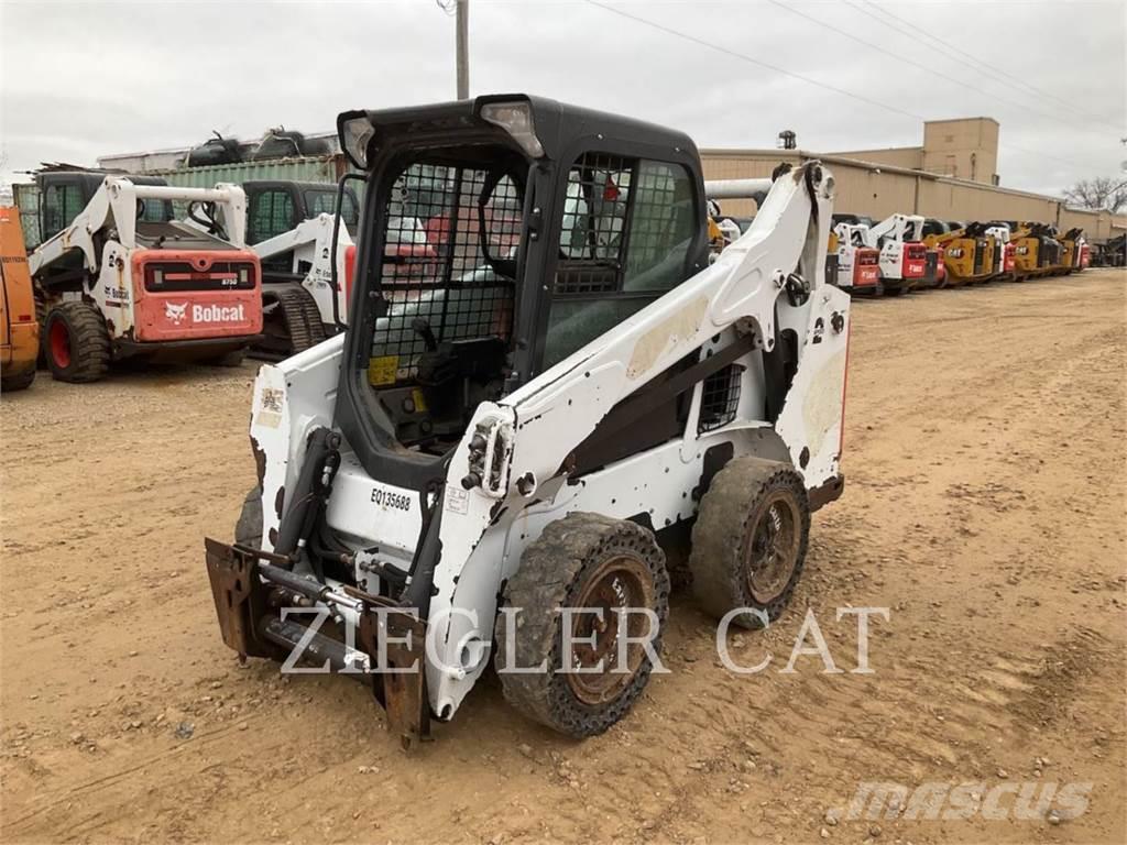 Bobcat S590 Minicargadoras