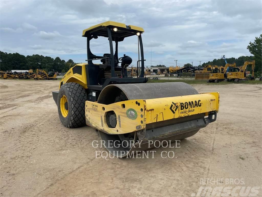 Bomag BW211D Rodillos de un solo tambor