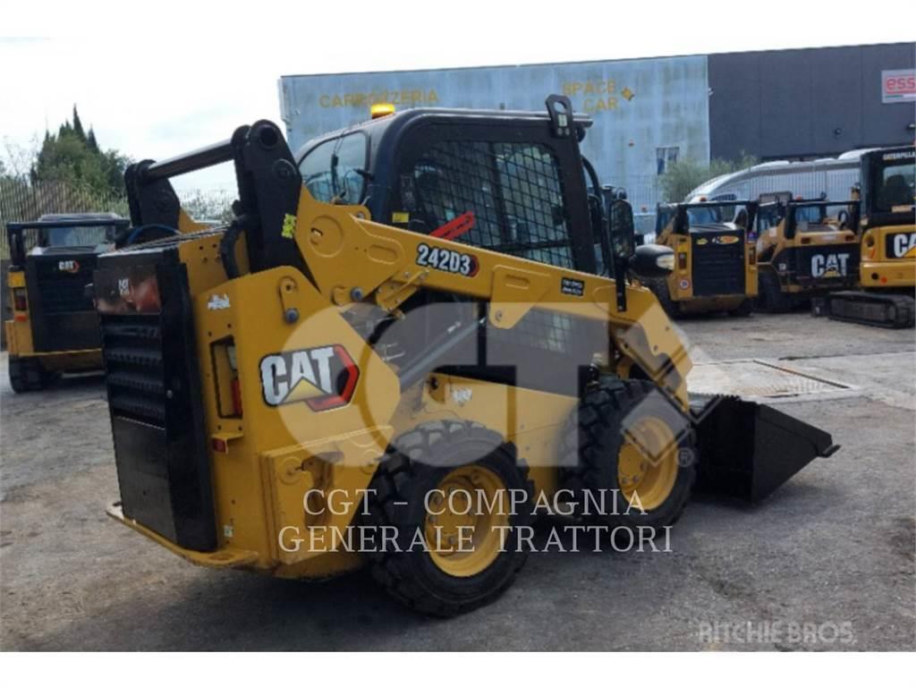 CAT 242D3 Minicargadoras