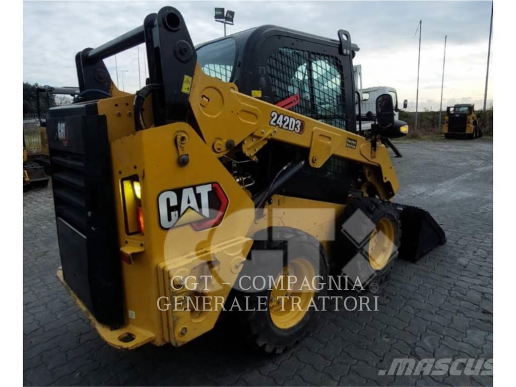 CAT 242D3 Minicargadoras