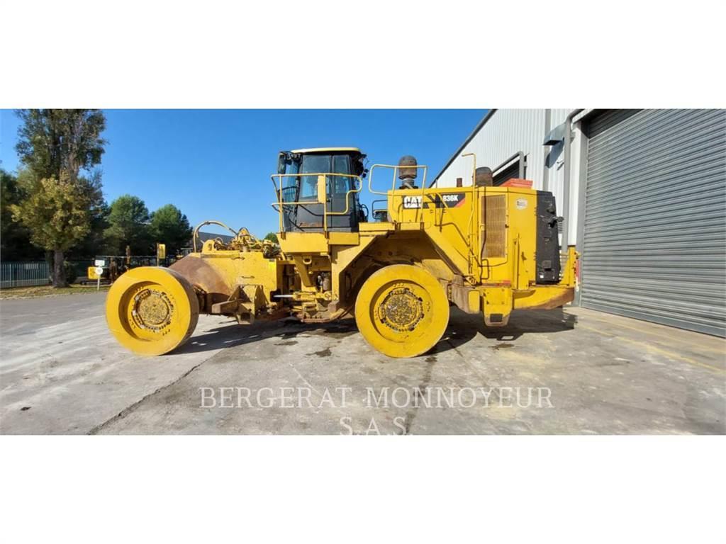 CAT 836K Buldozer sobre ruedas