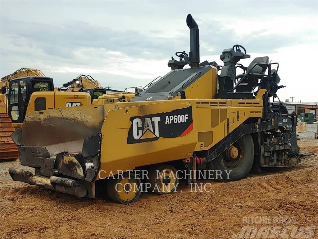 CAT AP600F Asfaltadoras