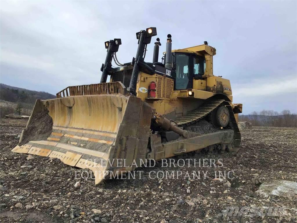 CAT D10T Buldozer sobre oruga