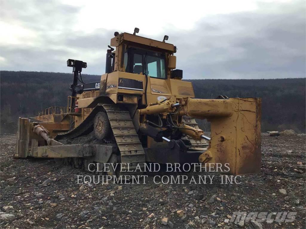 CAT D10T Buldozer sobre oruga