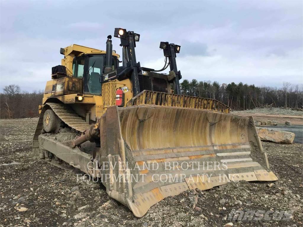 CAT D10T Buldozer sobre oruga