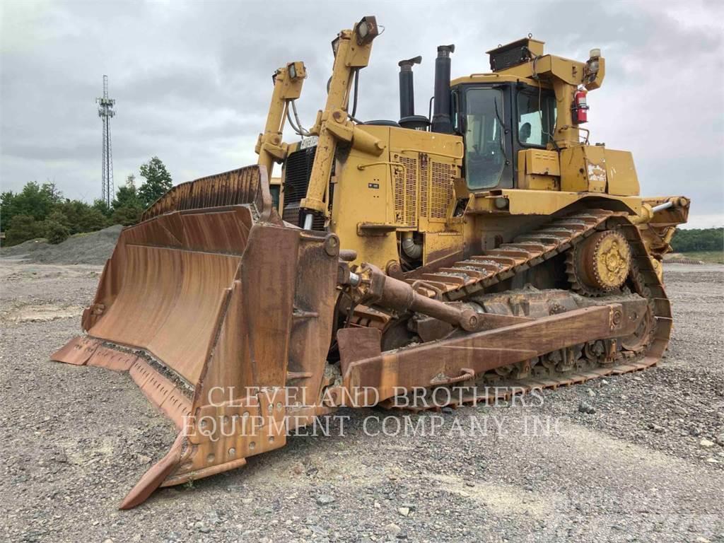 CAT D10T Buldozer sobre oruga