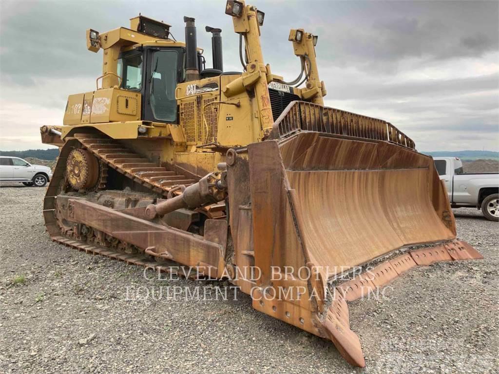 CAT D10T Buldozer sobre oruga