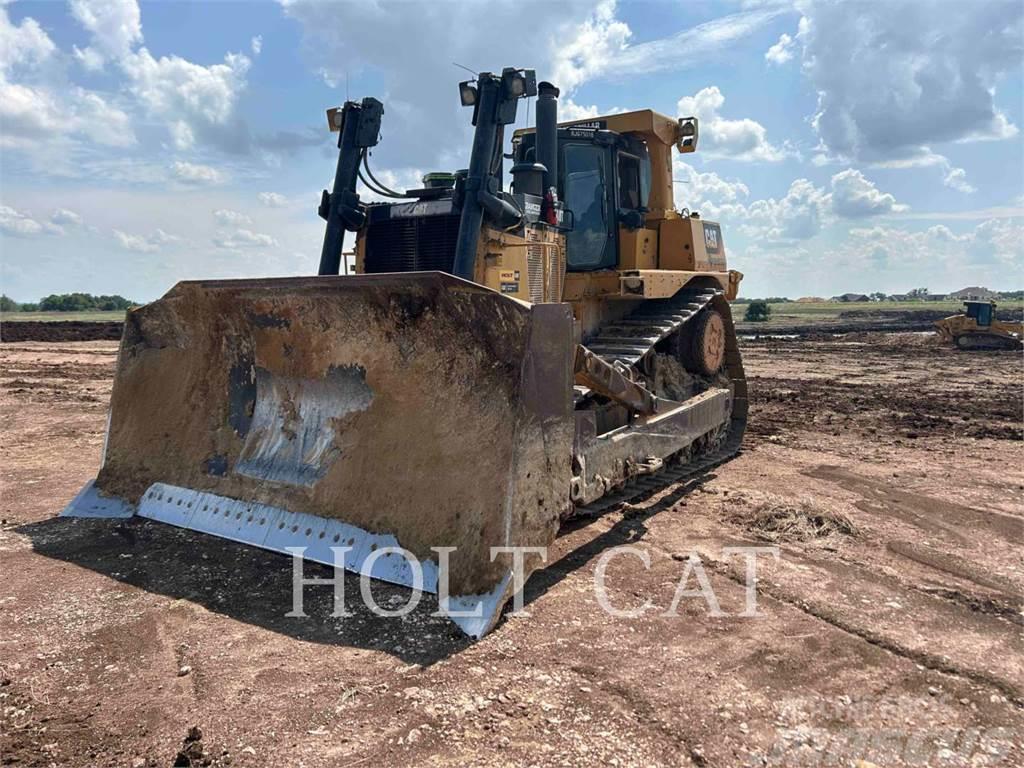 CAT D10T Buldozer sobre oruga