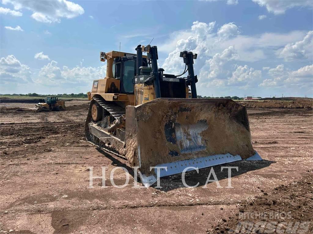 CAT D10T Buldozer sobre oruga