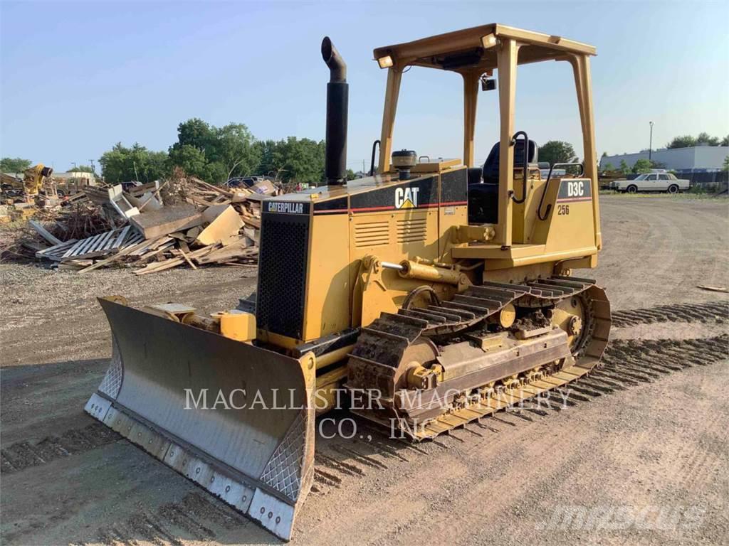 CAT D3CIII Buldozer sobre oruga