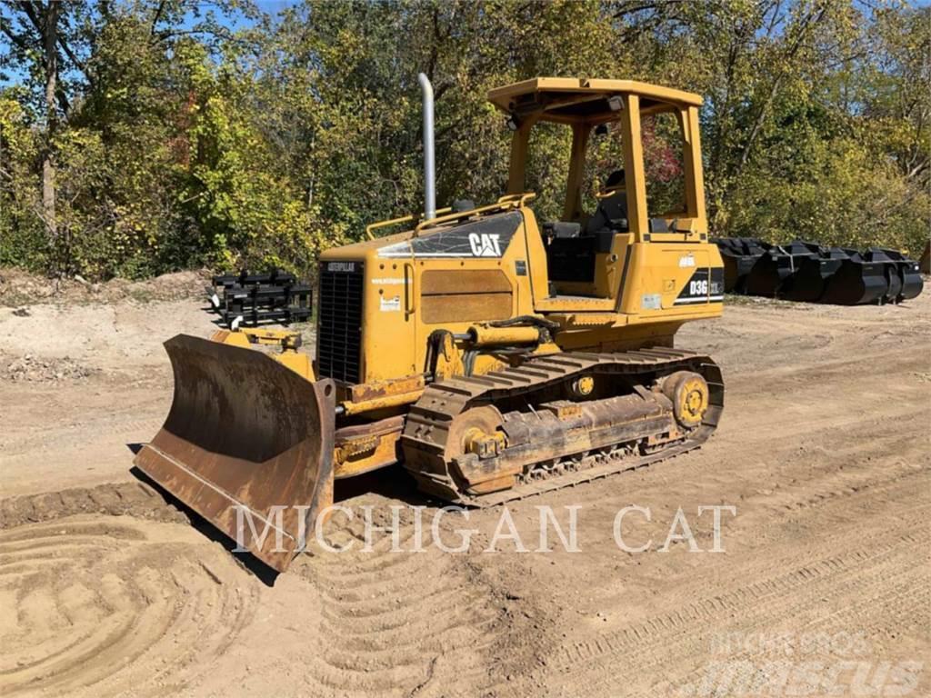 CAT D3GX Buldozer sobre oruga