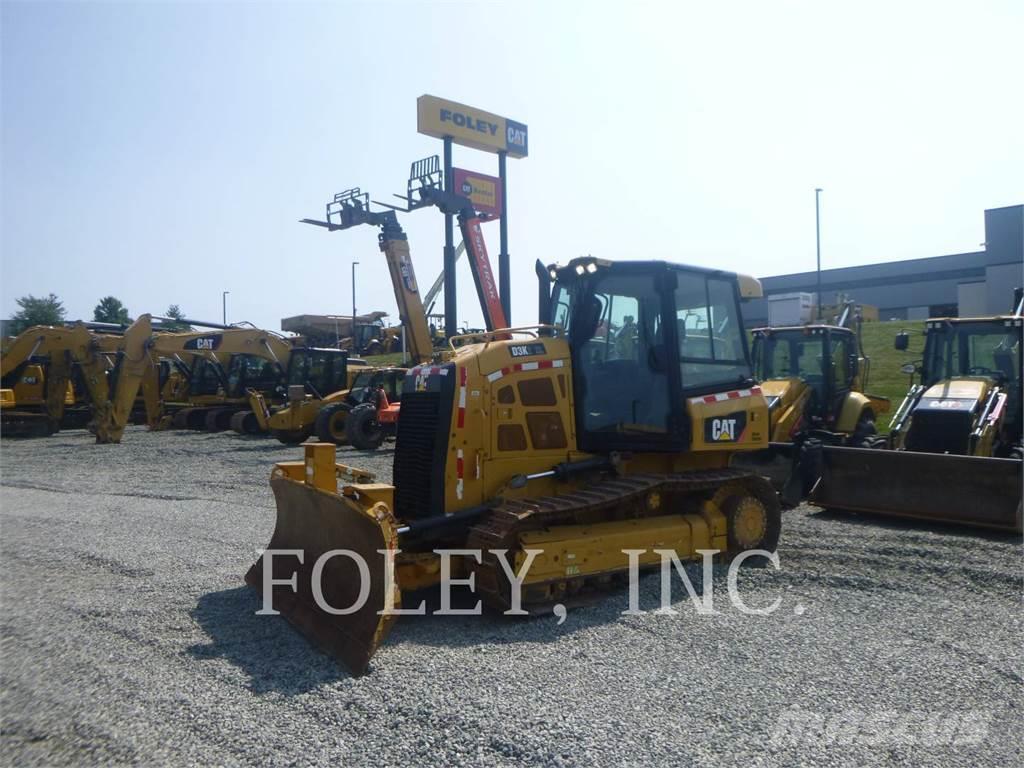 CAT D3K2XL Buldozer sobre oruga