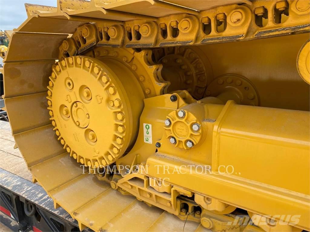 CAT D4 Buldozer sobre oruga