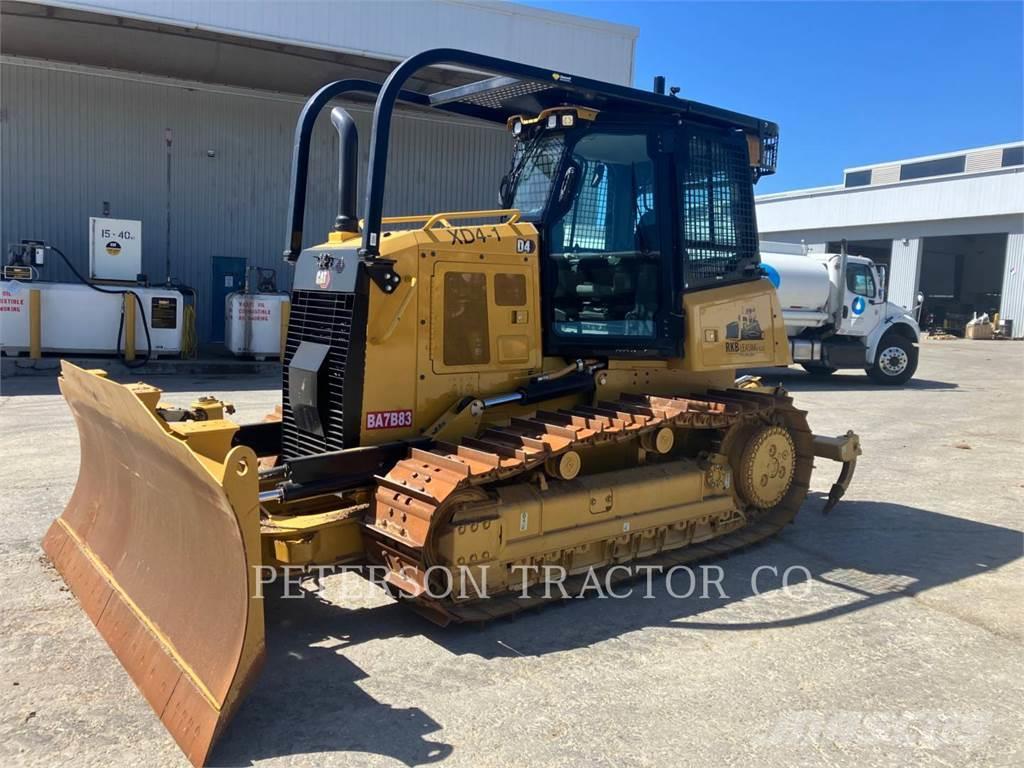 CAT D4 Buldozer sobre oruga