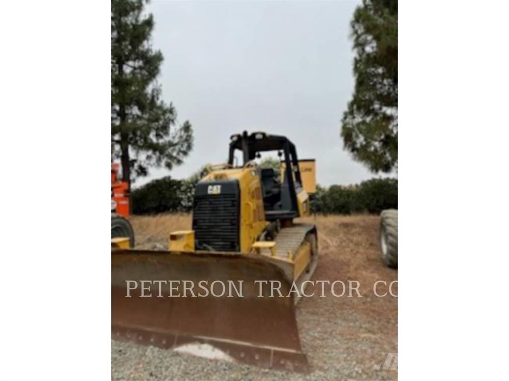 CAT D4K2 Buldozer sobre oruga