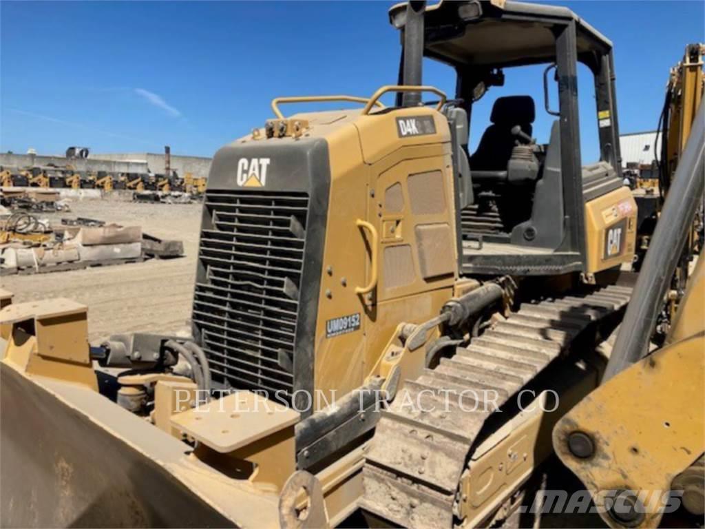 CAT D4K2 Buldozer sobre oruga