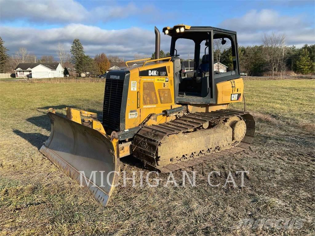 CAT D4K2L Buldozer sobre oruga