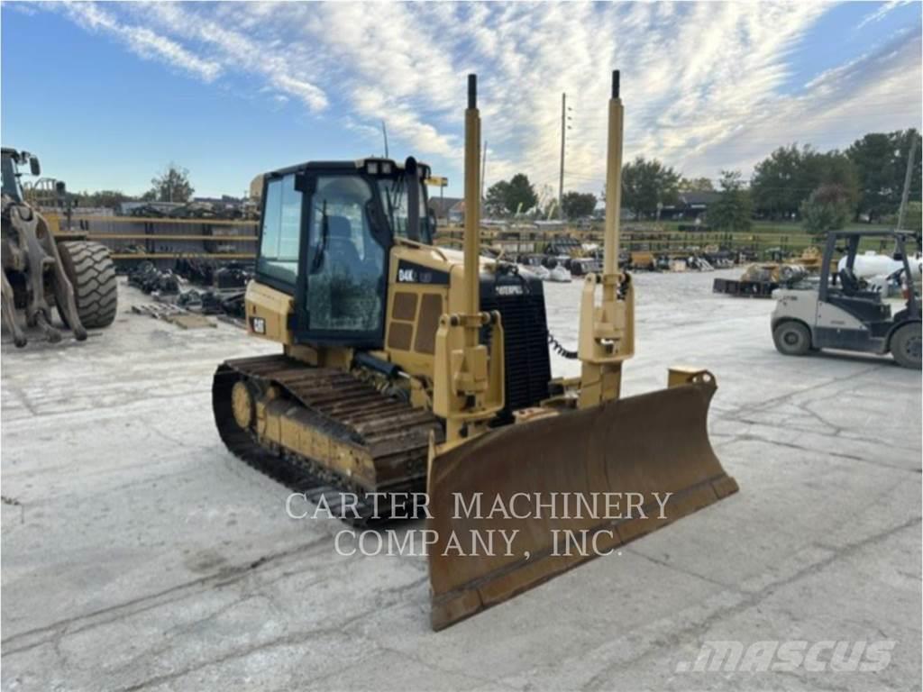 CAT D4K2LGP Buldozer sobre oruga