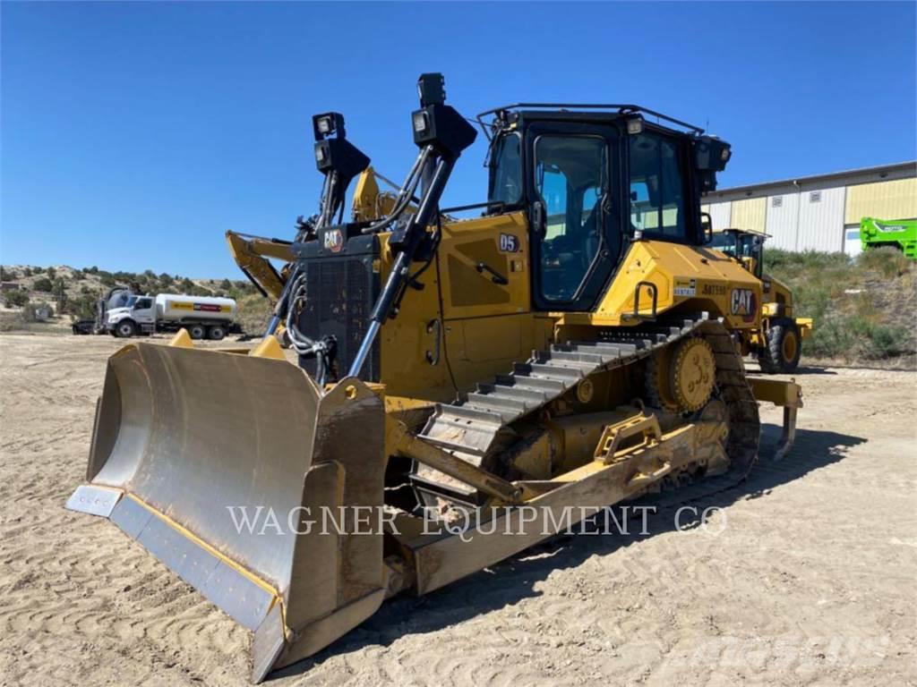 CAT D5 Buldozer sobre oruga